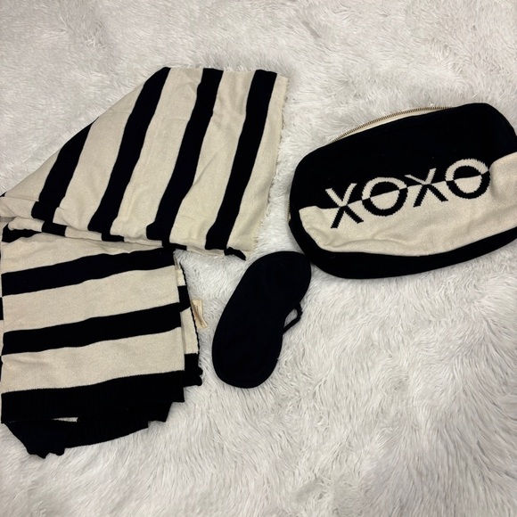 PINK LEMONADE Dual Xoxo Black/Natural Travel Set Blanket & Eyemask NEW - Picture 7 of 15